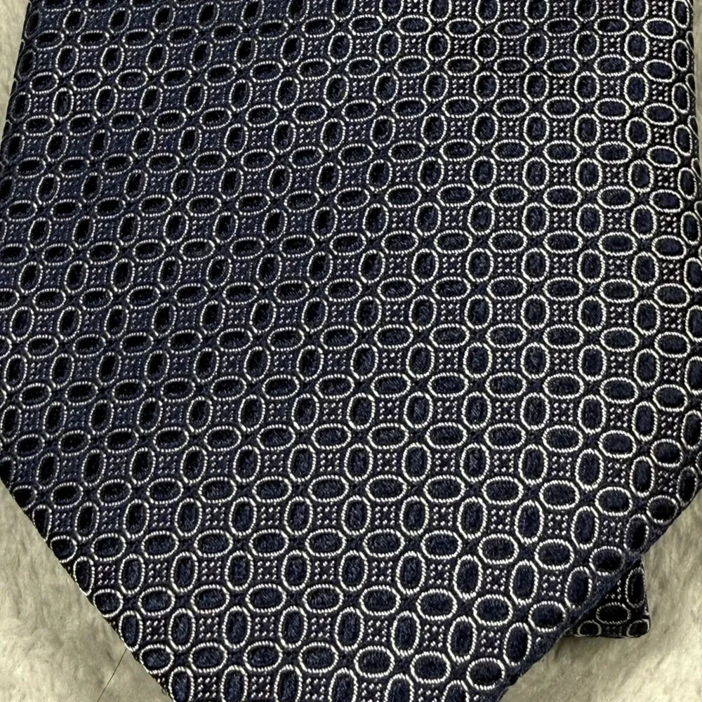 Westbury London Necktie Navy Blue Circle Pattern Silk Hand Tailored USA‎